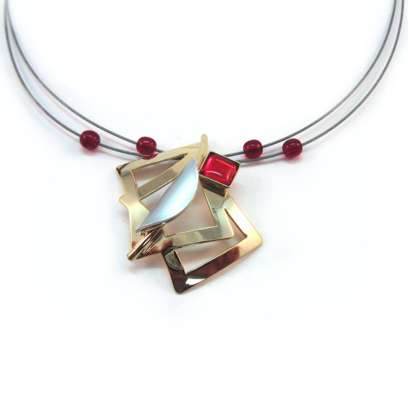 Red Acrylic Layered Gold-plated Squares Necklace - Click Image to Close